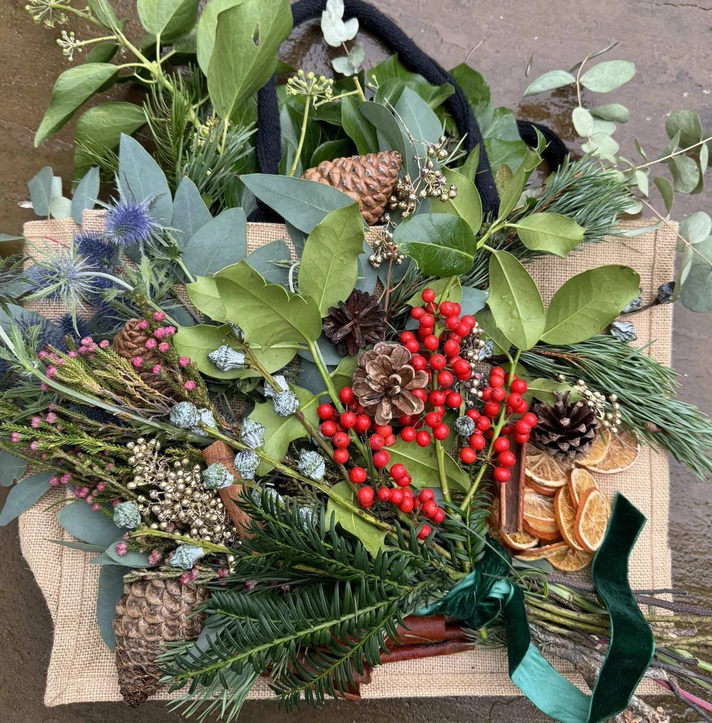 おまとめwreath #370 森の香り グリーンと木の実のハーフリース